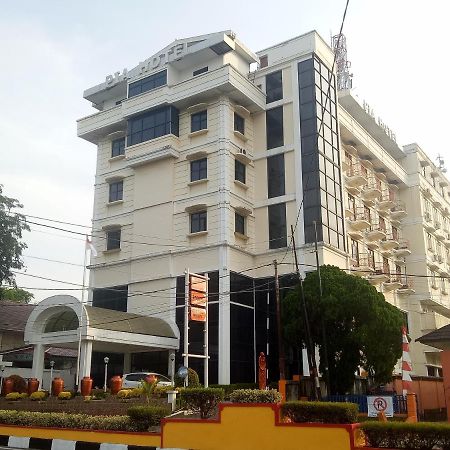 Hotel Bumi Asih Padangsidimpuan Batubelubang Exterior photo