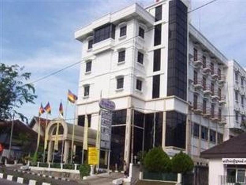 Hotel Bumi Asih Padangsidimpuan Batubelubang Exterior photo
