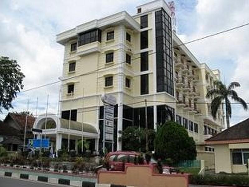 Hotel Bumi Asih Padangsidimpuan Batubelubang Exterior photo